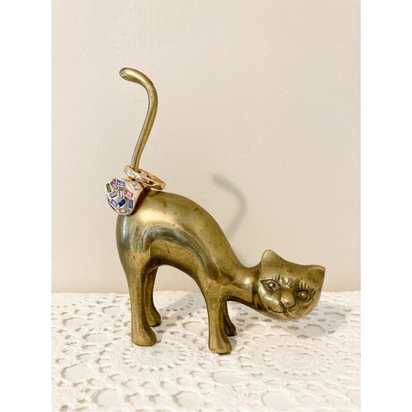 Vintage Brass Cat Ring Holder Mid Century Modern Brass Cat Figurine - Picture 4 of 9